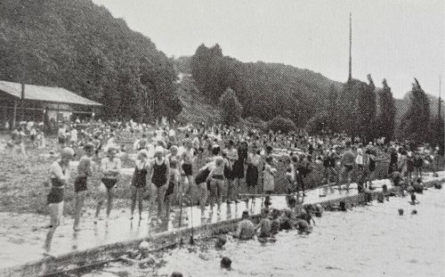 Undatierte Aufnahme des treibens im Wald-Freibad von Heiligenrode. @Gemeinde Niestetal